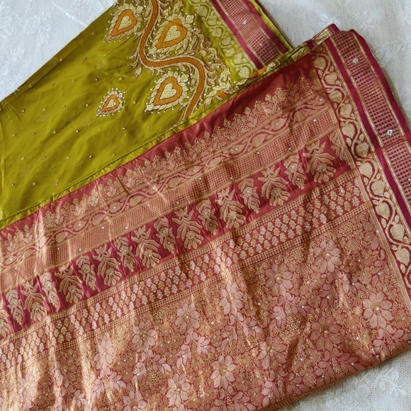 Greenish yellow silk saari